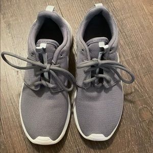 Nike Roshe One Grey Size 6.5